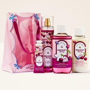 🆕🍒 BATH & BODY WORKS “WITH LOVE” SWEETHEART CHERRY GIFT SET. BRAND NEW.